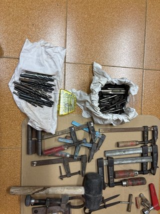 Cajas y herramientas de metal
