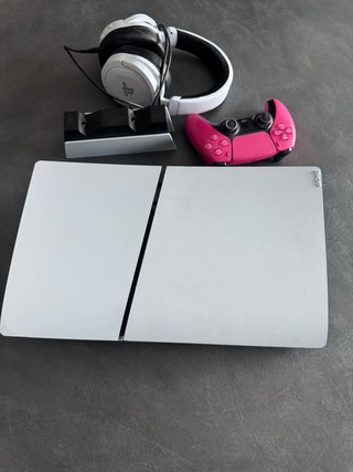 PS5 Slim controller rosa