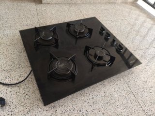 Placa de Gas Beko Cristal Negro 4 Fuegos