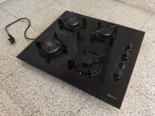Placa de Gas Beko Cristal Negro 4 Fuegos