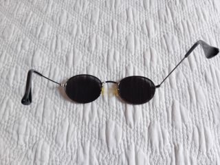 Gafas oscuras tipo John Lennon redondas