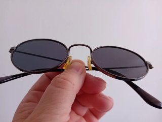 Gafas oscuras tipo John Lennon redondas