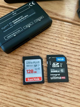 Canon EOS 4000d + Objetivo 18-55mm + Accesorios