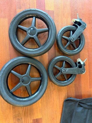 Bugaboo Fox 2 Negro. Silla de Paseo y cuco
