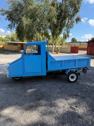Motocarro azul