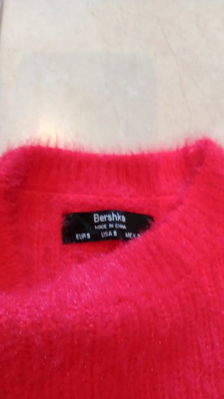 Jersey Bershka rojo talla S