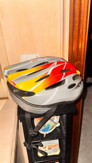 Casco y protecciones infantiles
