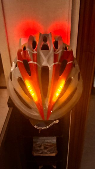Casco y protecciones infantiles