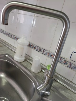 Fregadero de cocina con grifo monomando