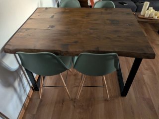 Conjunto mesas estilo industrial, sin las sillas.