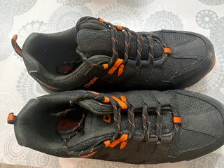 Zapatos de seguridad PSIAL negros y naranjas