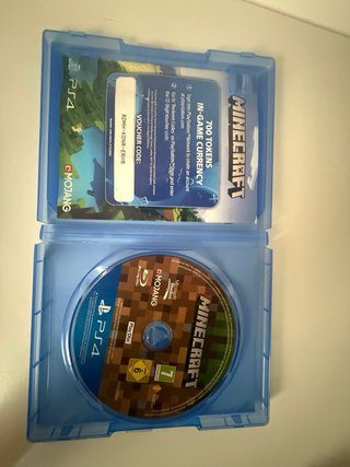 PS4 Slim Negra + FIFA 17 + Minecraft