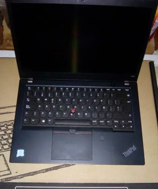 Portátil Lenovo T480s i7 8a 8Gb RAM 256Gb SSD 14"