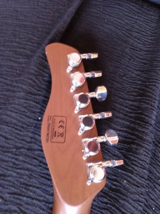 Guitarra Eléctrica Sire Larry Carlton T7