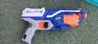 Pistola Nerf con Diana Electrónica y Dardos