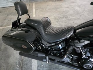 Harley Davidson Low Rider ST Negra
