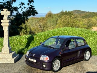 Renault Clio V6 1/18