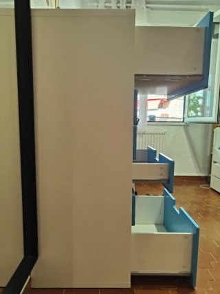 Cajonera azul Ikea. Modelo Stuva.