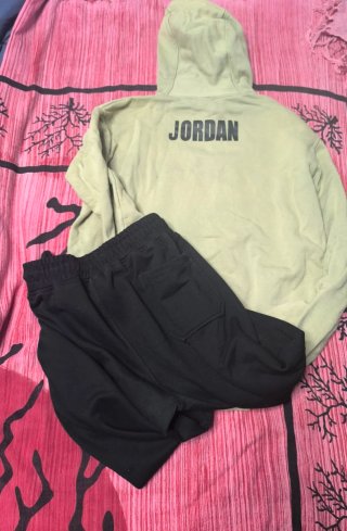 Conjunto Jordan Hombre Beige y Negro