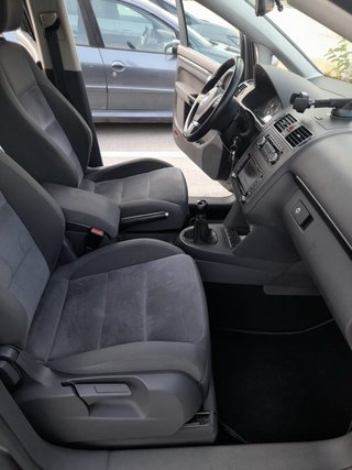 Volkswagen Touran 2011