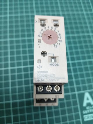 Temporizador Omron H3DE-M1