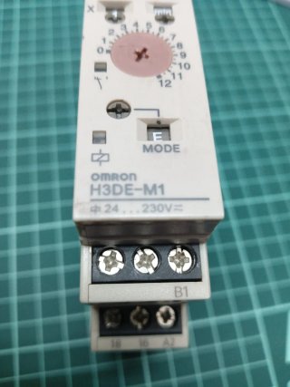 Temporizador Omron H3DE-M1