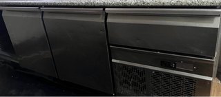 Mesa Frigorífica Inoxidable/encimera de marmol 230