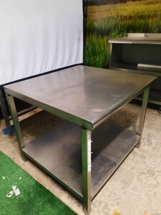 Estanterías y mesa acero inoxidable todo