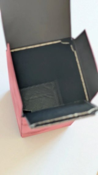 Caja vacia perfume Scandal Absolu JP Gaultier