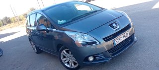 Peugeot 5008 2011