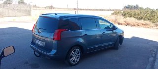 Peugeot 5008 2011
