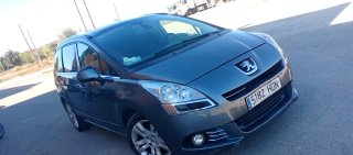 Peugeot 5008 2011