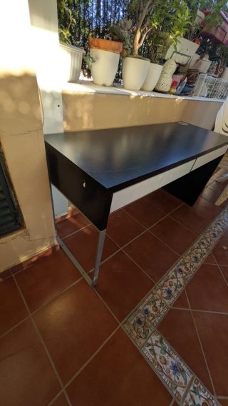 Escritorio Ikea Micke Negro y Blanco