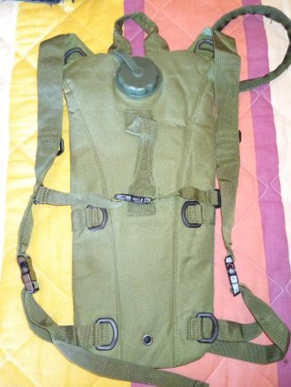 Mochila de hidratación militar verde
