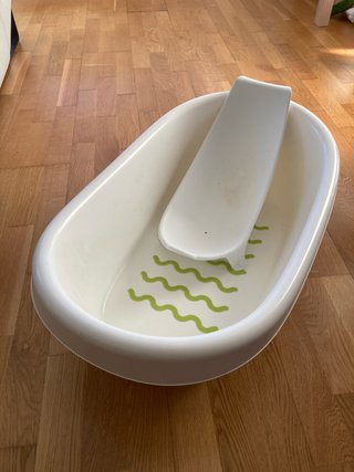 Bañera Ikea con soporte para bebé
