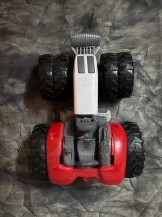 Tractor de juguete mediano