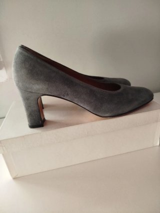 Zapatos de ante grises para mujer