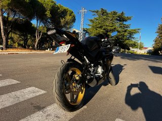 Yamaha YZF 125R Negra