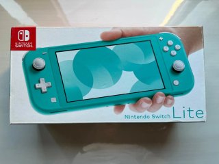 Nintendo Switch Lite + 3 Juegos + funda + cargador
