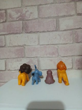 Figuras animales de juguete