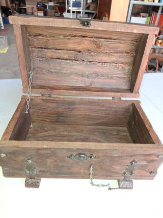 Baul retro del tesoroMBM