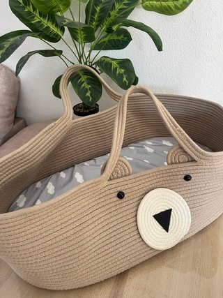 Cesto nido para bebé con diseño de oso