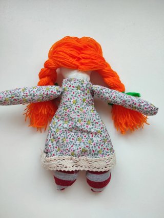 Muñeca de trapo artesanal