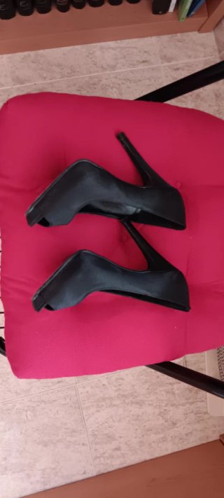Zapatos de tacón negros de Raso para mujer