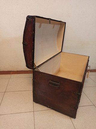 Baúl madera y metal