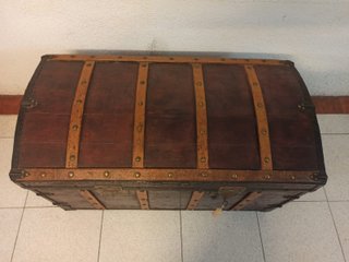 Baúl madera y metal