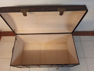 Baúl madera y metal