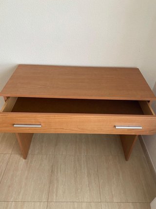 Mesa de estudio de madera