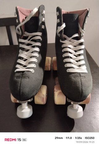 Patines artísticos negros talla 40