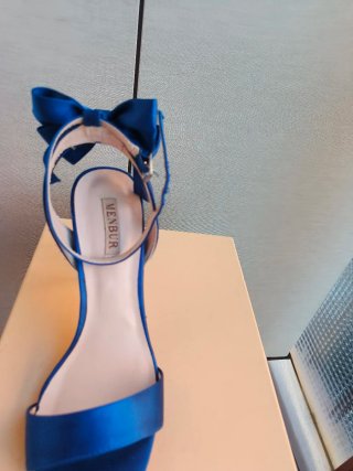 Sandalias Menbur azules con lazo
